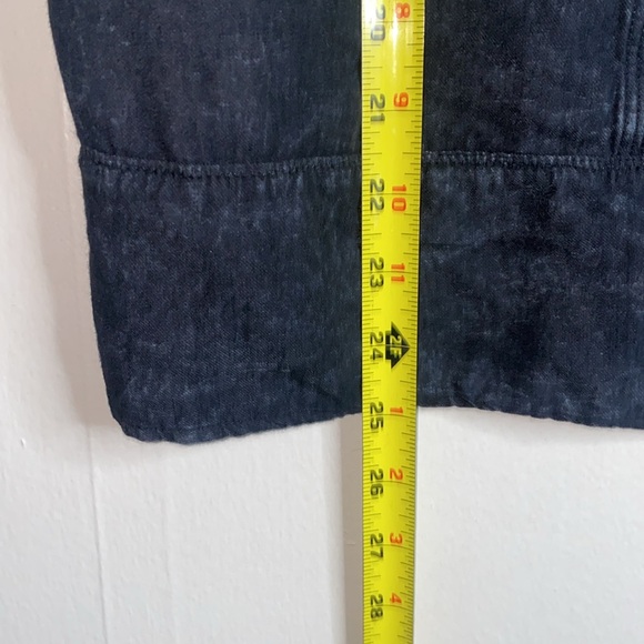 🎱Calvin Klein Jeans textured top with adjustable straps! - Picture 4 of 7